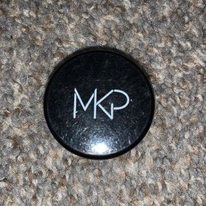 Makeup Revue Highlighter